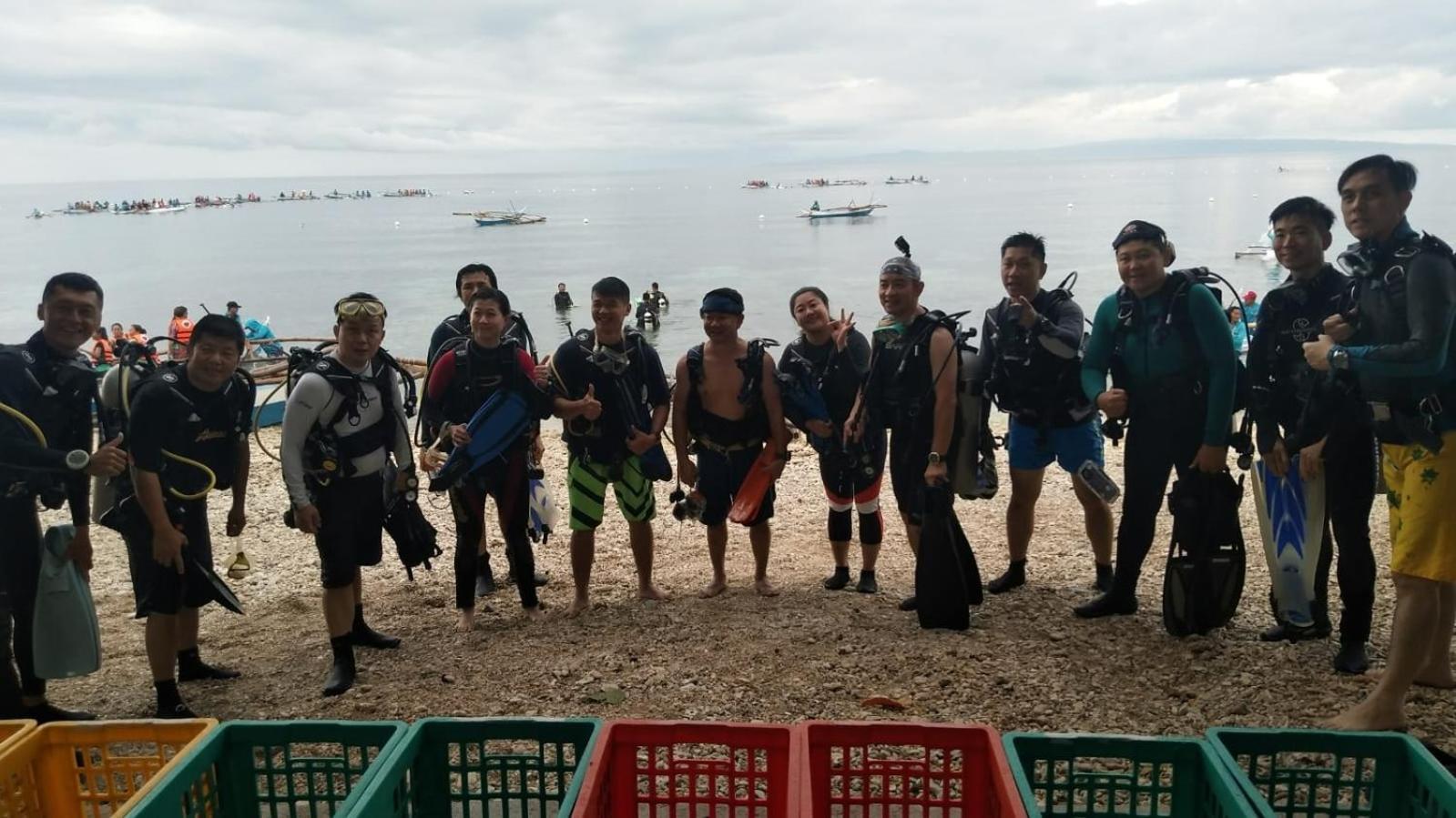 Love'S Beach & Dive Resort Moalboal Bagian luar foto