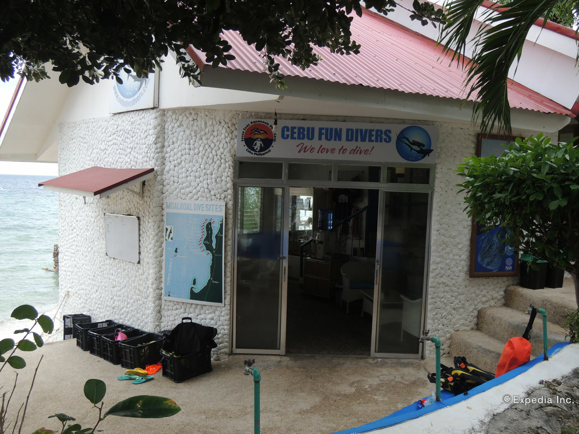 Love'S Beach & Dive Resort Moalboal Bagian luar foto