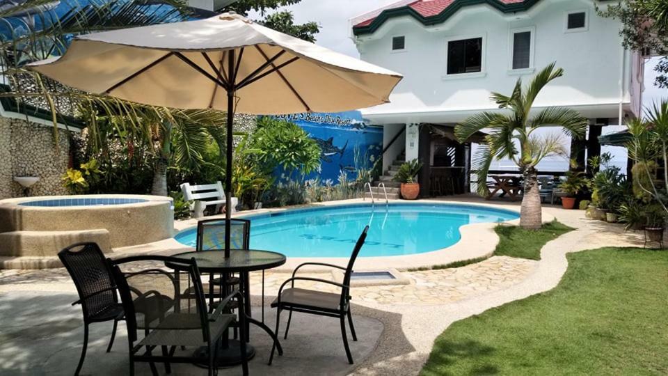Love'S Beach & Dive Resort Moalboal Bagian luar foto