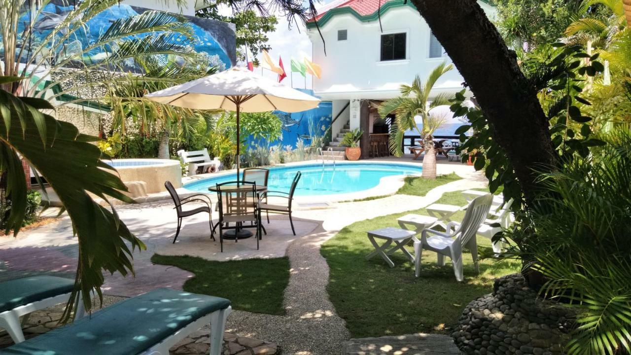 Love'S Beach & Dive Resort Moalboal Bagian luar foto
